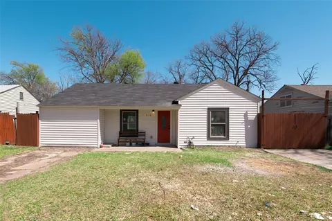 610 SE 11th St, Grand Prairie, TX 75051