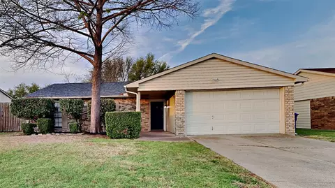 5216 Gibson Dr, The Colony, TX 75056
