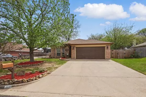 313 Sweetwater Dr, Weatherford, TX 76086