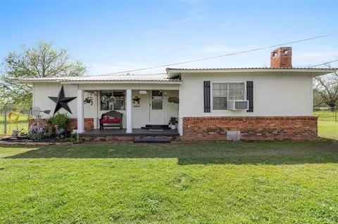 623 N Granger St, Oakwood, TX 75855