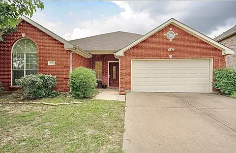 8729 Shavano Dr, Fort Worth, TX 76123