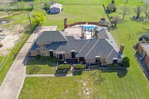 1614 S Houston School Rd, Lancaster, TX 75146