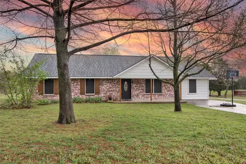 506 N Tucker St, Leonard, TX 75452