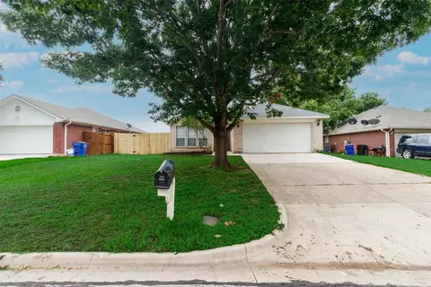 502 Fort Worth St, Mansfield, TX 76063