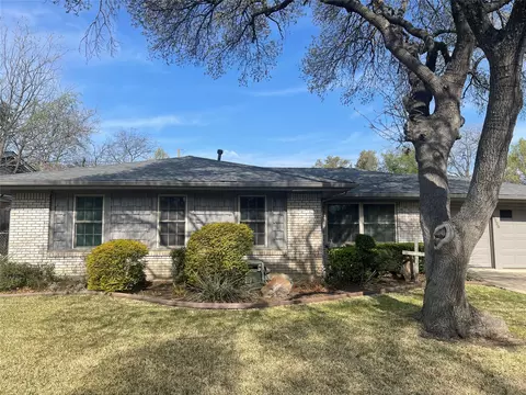 5220 Wosley Dr, Fort Worth, TX 76133