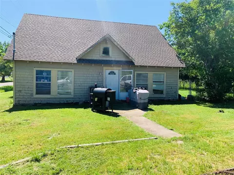 102 S Dallas St, Palmer, TX 75152