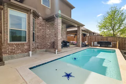 1017 Shire Dr, Aubrey, TX 76227