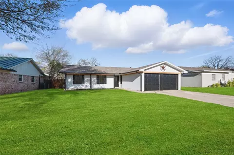 2602 Aberdeen Dr, Arlington, TX 76015