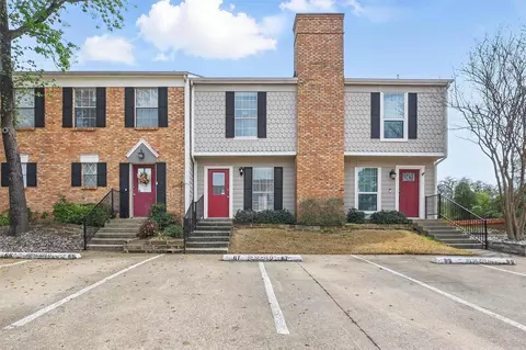 67 Abbey Rd, Euless, TX 76039