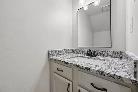 67 Abbey Rd, Euless, TX 76039 photo 4