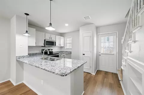 67 Abbey Rd, Euless, TX 76039 photo 5
