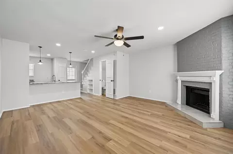 67 Abbey Rd, Euless, TX 76039 photo 2