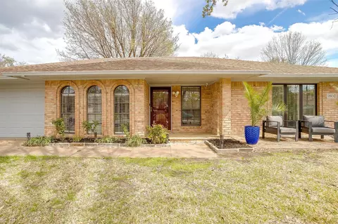 7813 Silveridge Dr, Fort Worth, TX 76133