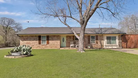 260 Gordon Dr, Azle, TX 76020