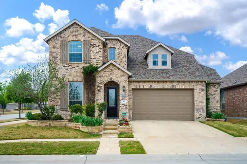 901 Meadows Dr, Argyle, TX 76226