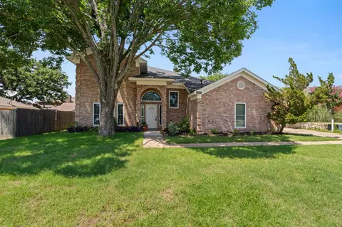 1403 Derby Dr, Kennedale, TX 76060