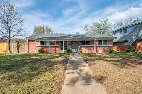 1620 Warren Ln, Fort Worth, TX 76112