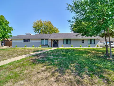 1716 Louella Ct, Hurst, TX 76054