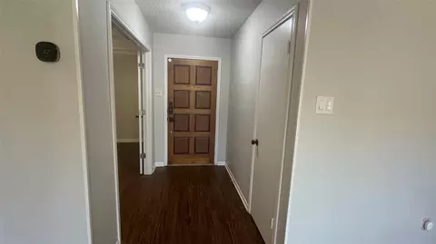 707 Tanbark Dr, Euless, TX 76040 photo 2
