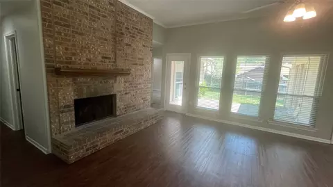 707 Tanbark Dr, Euless, TX 76040 photo 6