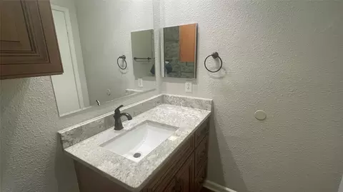 707 Tanbark Dr, Euless, TX 76040 photo 27