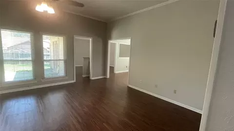 707 Tanbark Dr, Euless, TX 76040 photo 5