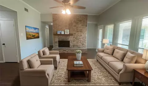 707 Tanbark Dr, Euless, TX 76040 photo 7