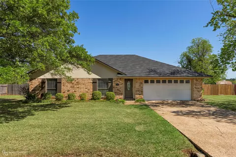 113 Edwards St, Benton, LA 71006