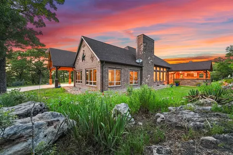 2032 County Road 1792, Sunset, TX 76270