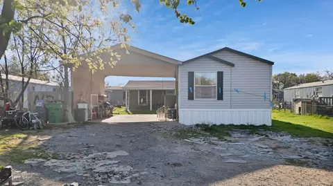 1813 Gale Dr, Pelican Bay, TX 76020