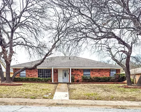 711 Granada Dr, Duncanville, TX 75116