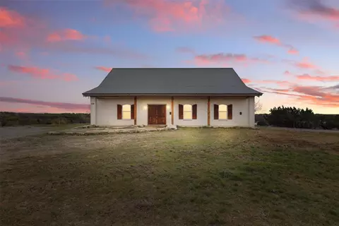 124 Hilltop Ter, Weatherford, TX 76088
