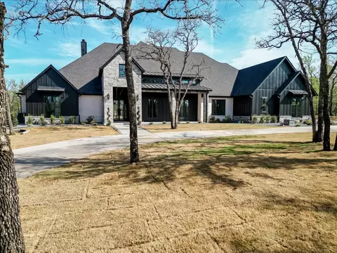 1028 Genoa Dr, Weatherford, TX 76087