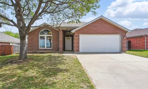 8017 Natalie Dr, Fort Worth, TX 76134