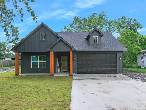 305 N Elm St, Leonard, TX 75452