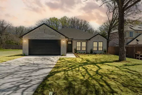 112 Indian Oaks Dr, West Tawakoni, TX 75474