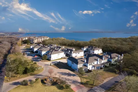 452 Waters Edge Dr #825, Lake Dallas, TX 75065