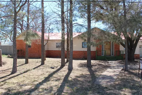 705 Carothers Ave, Rochester, TX 79544