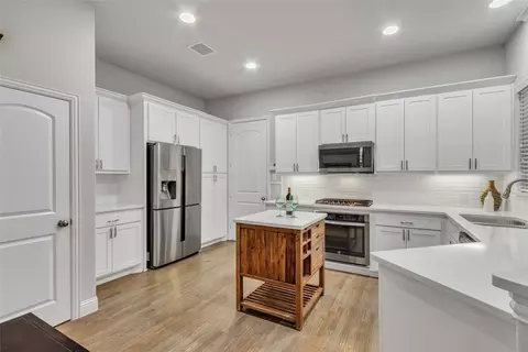 4301 Broadway Ave, Flower Mound, TX 75028