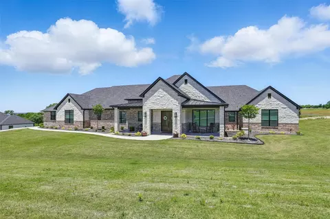 105 Club House Dr, Weatherford, TX 76087