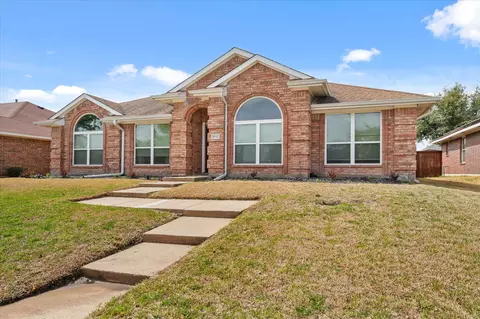 3102 Antelope Dr, Mesquite, TX 75181