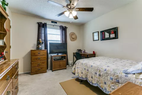 Bedroom - 703 Parker Dr, Euless, TX 76039 photo 2 of 4