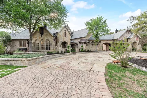 4705 Tour 18 Dr, Flower Mound, TX 75022