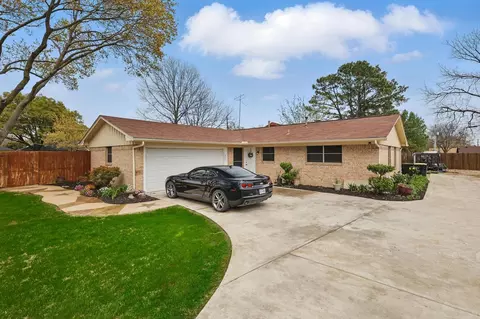501 S Irick St, Pilot Point, TX 76258