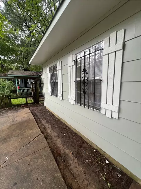 6002 Henderson Ave, Shreveport, LA 71106