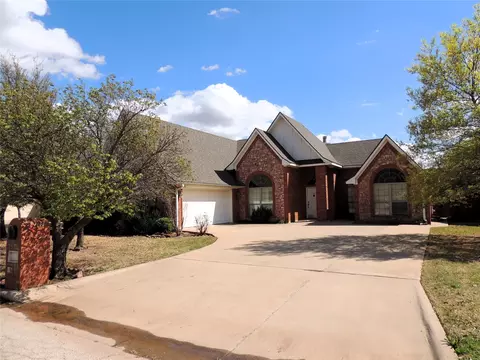 3333 Silver Oaks Dr, Abilene, TX 79606