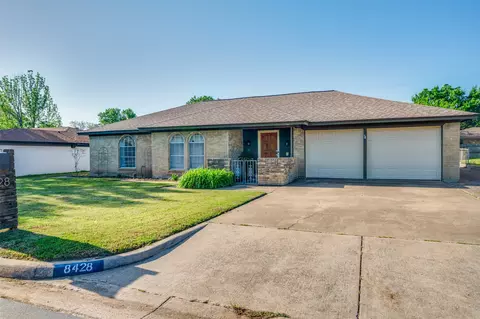 8428 Glenann Dr, North Richland Hills, TX 76182