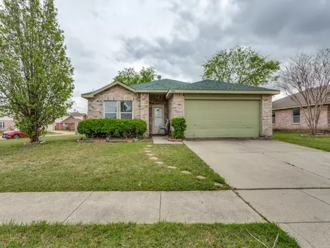 900 Kendall Dr, Arlington, TX 76001