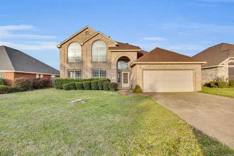4740 Calder Dr, Grand Prairie, TX 75052