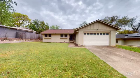 3501 Cromart St, Fort Worth, TX 76133